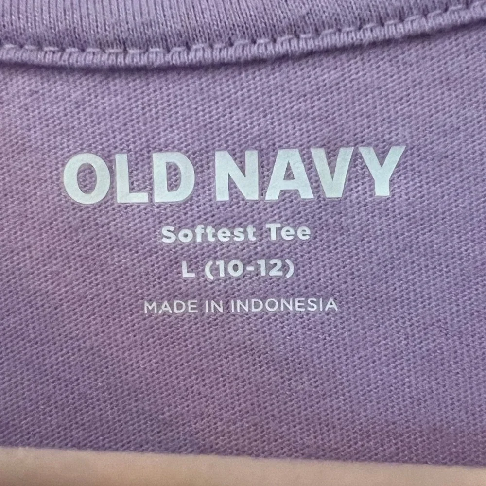 Old Navy Softest Tee Girls L 10-12 Purple Heart Patch Sleeve 1634